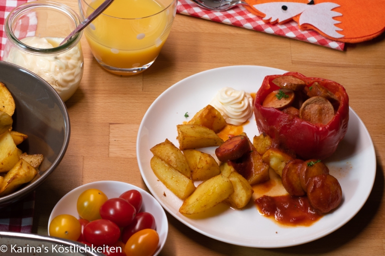 Gefüllte Paprika mit Currywurst und Kartoffelspalten - Karina Groß mit ...
