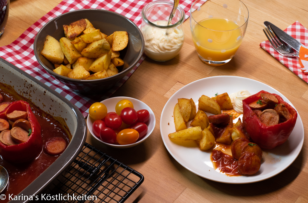 Gefüllte Paprika mit Currywurst und Kartoffelspalten - Karina Groß mit ...