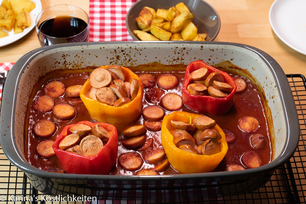 Gefüllte Paprika mit Currywurst und in der Ofenhexe