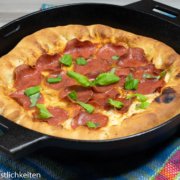Pan Pizza Cheesy Crust a la Pizza Hut®