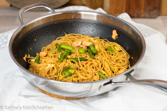 Lachs-Carbonara mit grünem Spargel Lachs-Carbonara mit grünem Spargel